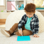 6321 Playskool Magnatab Glow Lifestyle1