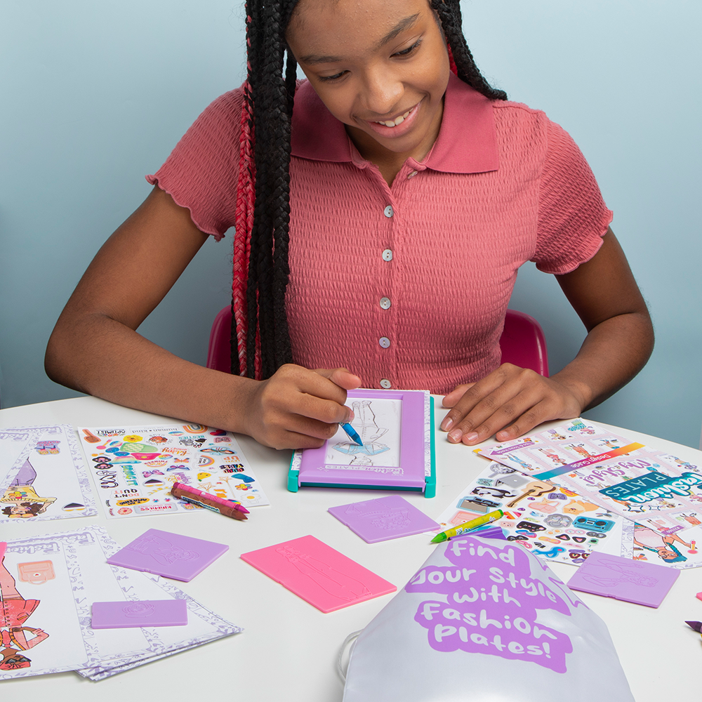 PlayMonster Fashion Plates — Travel Set — Mix-and-Match Drawing Art Set —  Make Fabulous Fashion Designs — Ages 6+, small, Multicolor